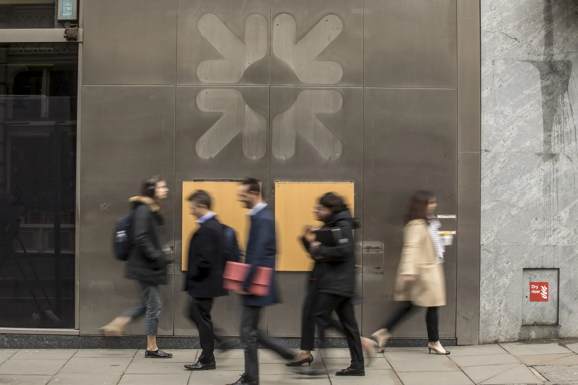 After Three Centuries, Royal Bank of Scotland Becomes NatWest - Bloomberg