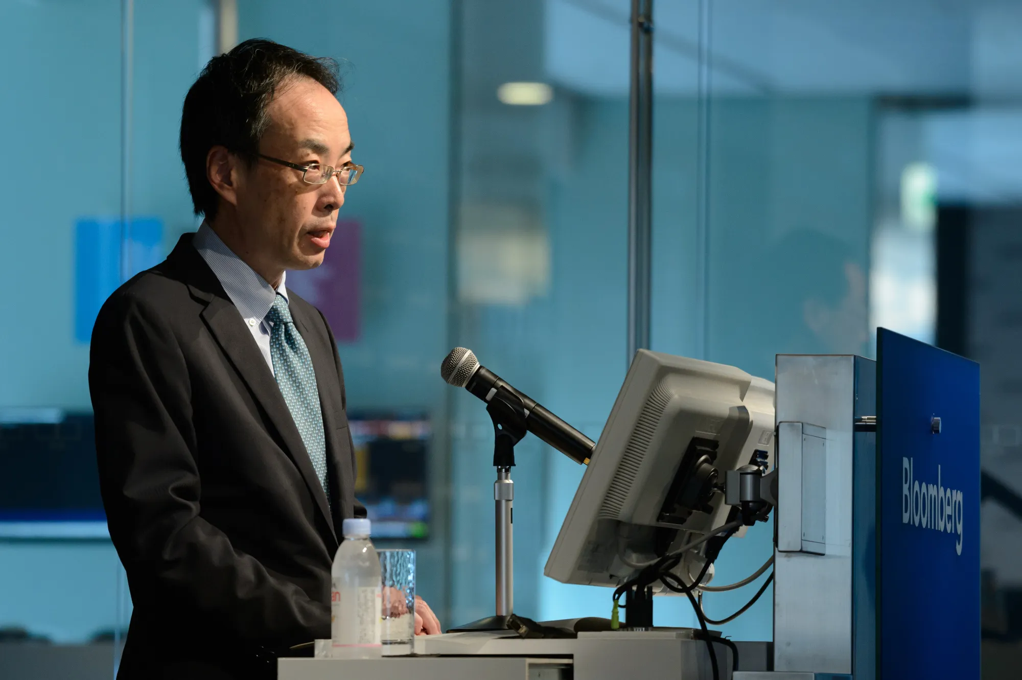 金融庁：森長官が留任、検査・監督局長らも－５日付で幹部人事発令 - Bloomberg