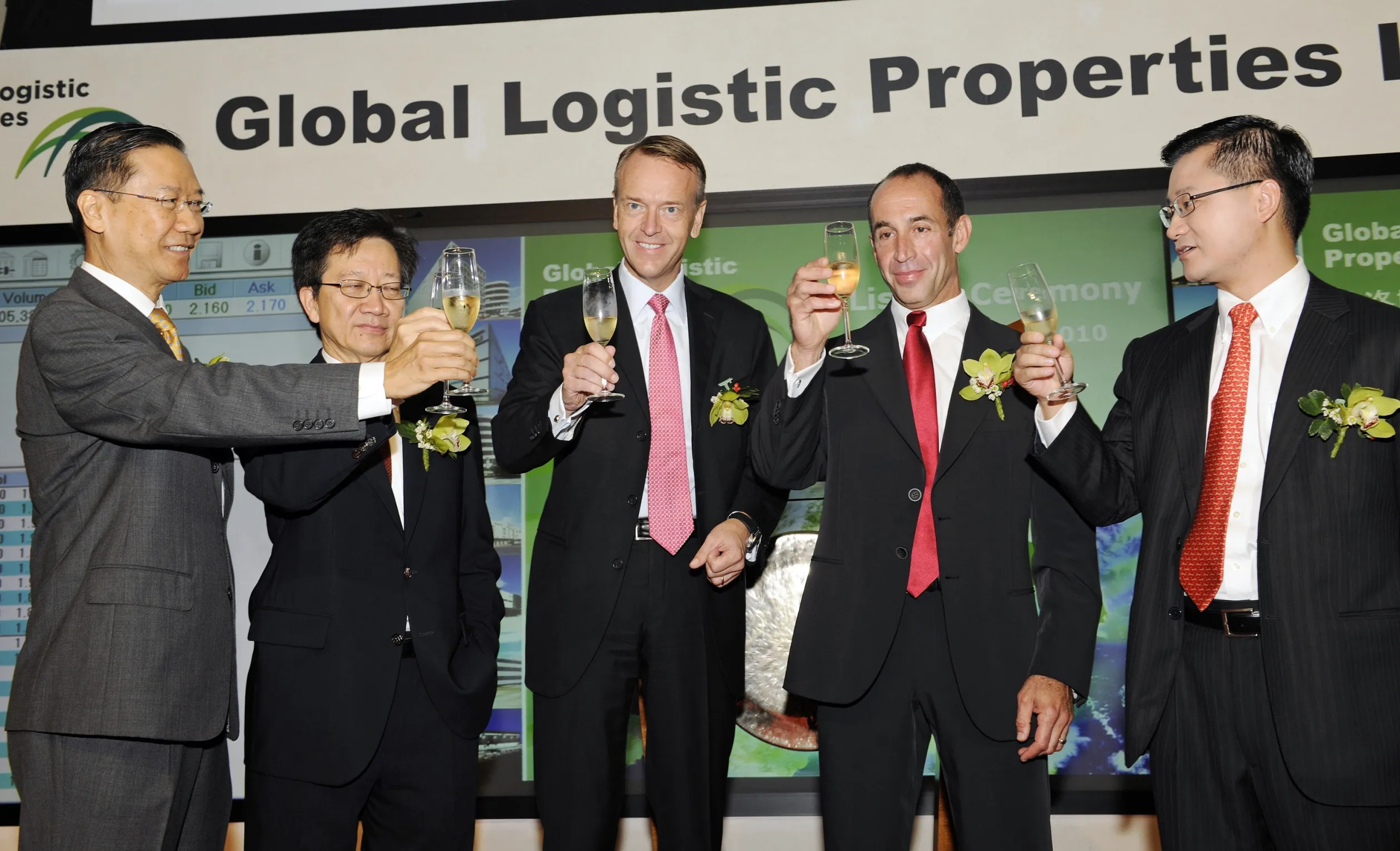 GLP’s listing ceremony at the Singapore Exchange Ltd., in Singapore, in Oct 2010. 