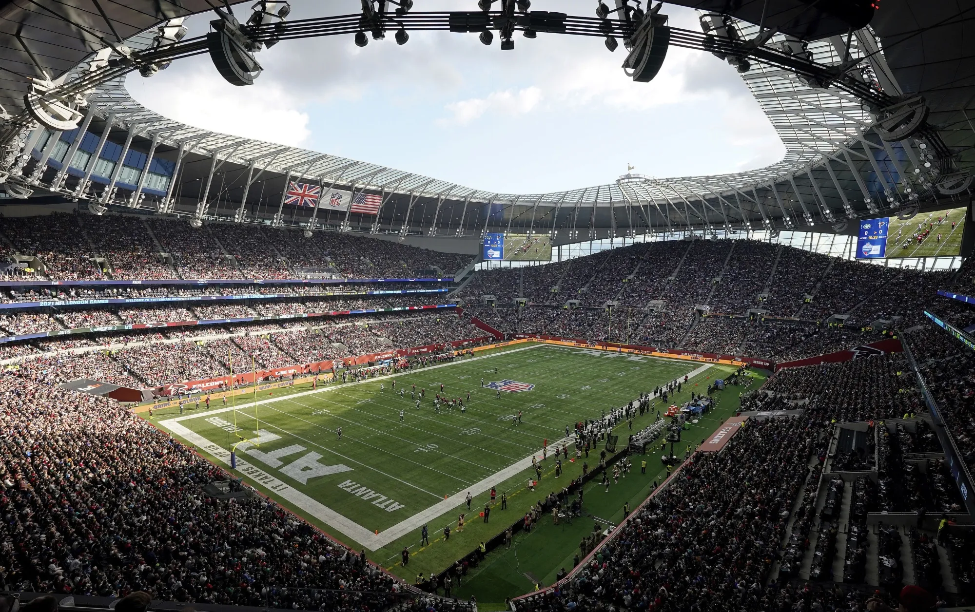 The New York Jets take on the Atlanta Falcons during an NFL football game at Tottenham Hotspur Stadium in London, Sunday, Oct. 10, 2021. (AP Photo/Steve Luciano)
