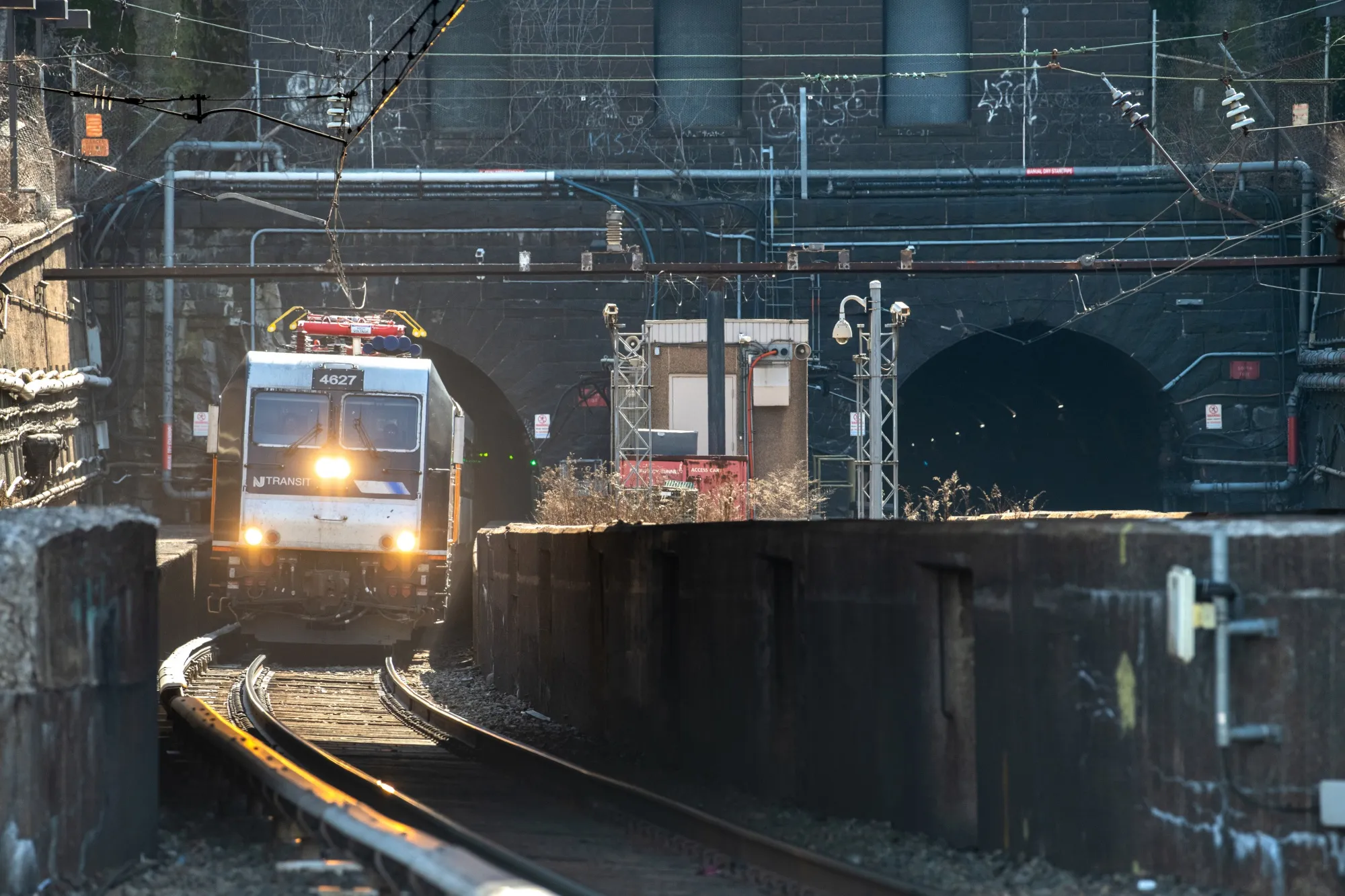 Commuter Trains As Hudson Tunnel Is Being Held Captive By Trump Without Plan B