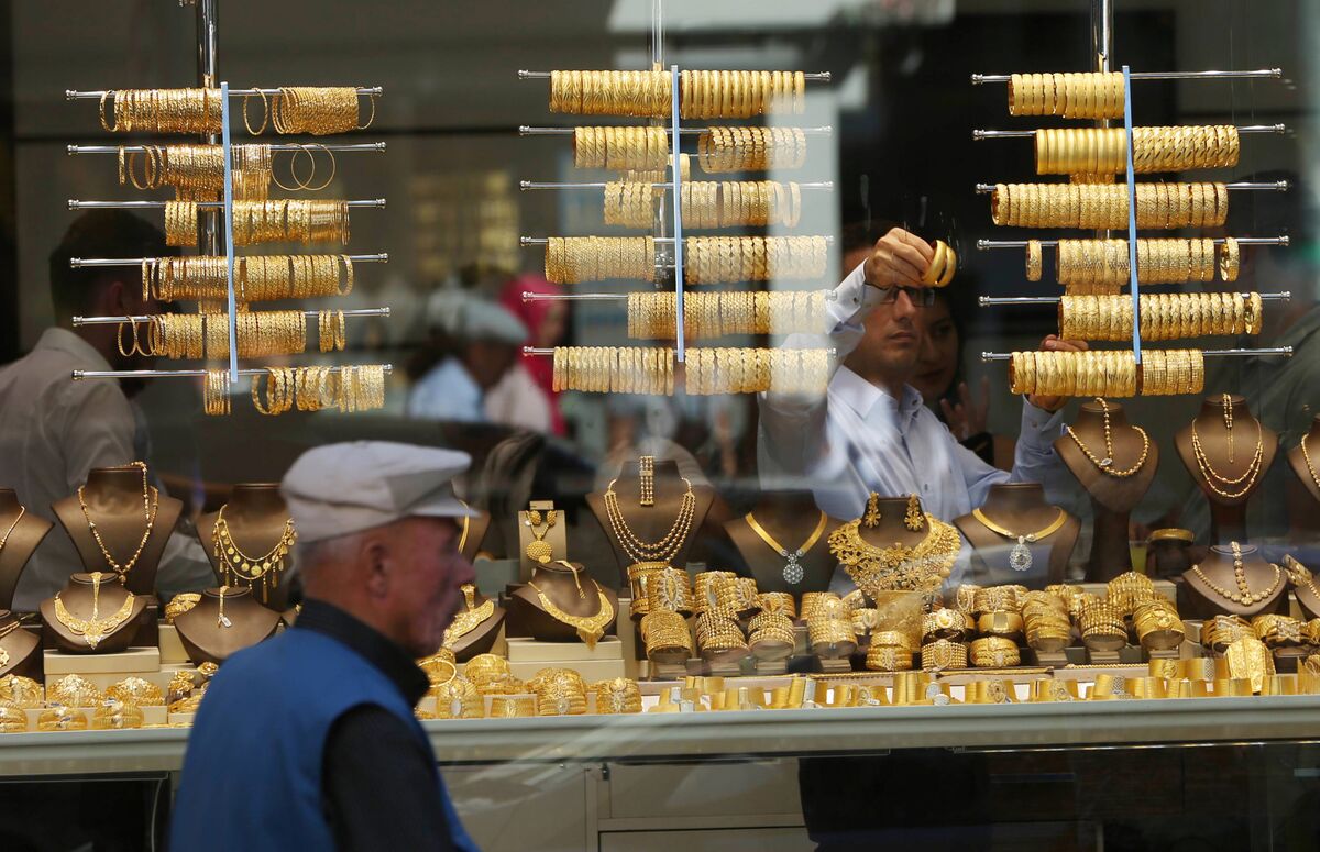 Turkey’s Gold Imports Slump Again on Government Restrictions