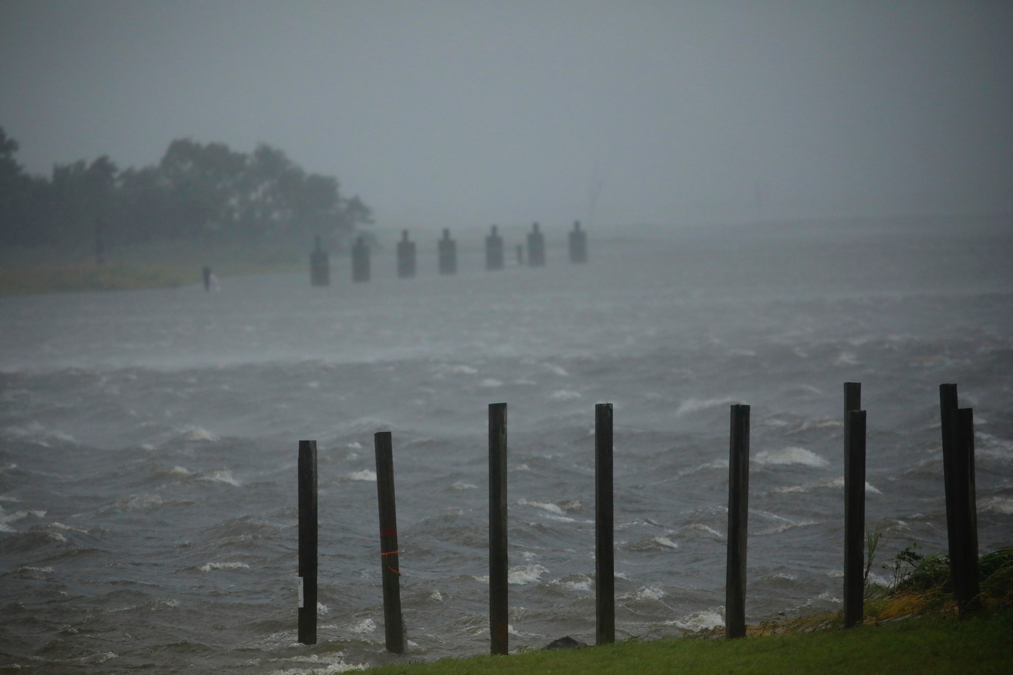 Ida Roars Toward Louisiana With Near Record-Setting Winds