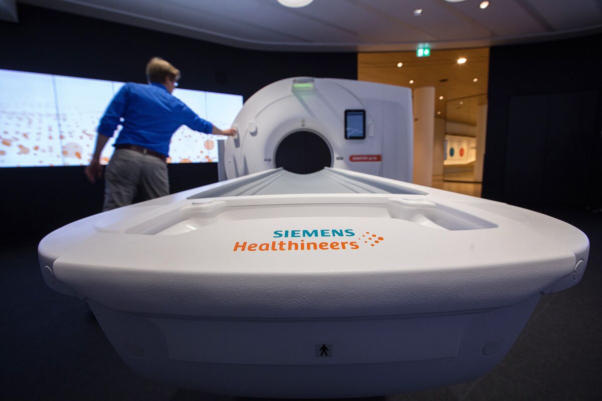 Germany’s Siemens Is Said to Study Spinoff of Healthineers Stake