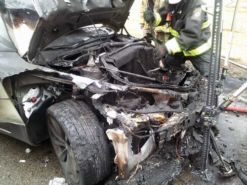 Tesla Model S Sedan Fire