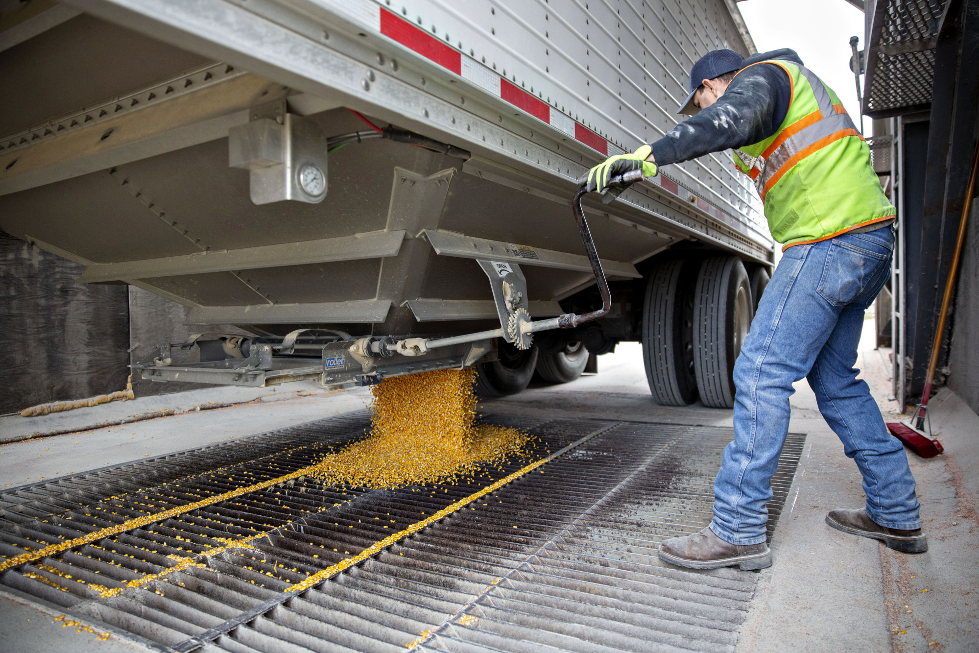 Operations During Corn And Soybean Harvests As New Nafta Secures Some Exports