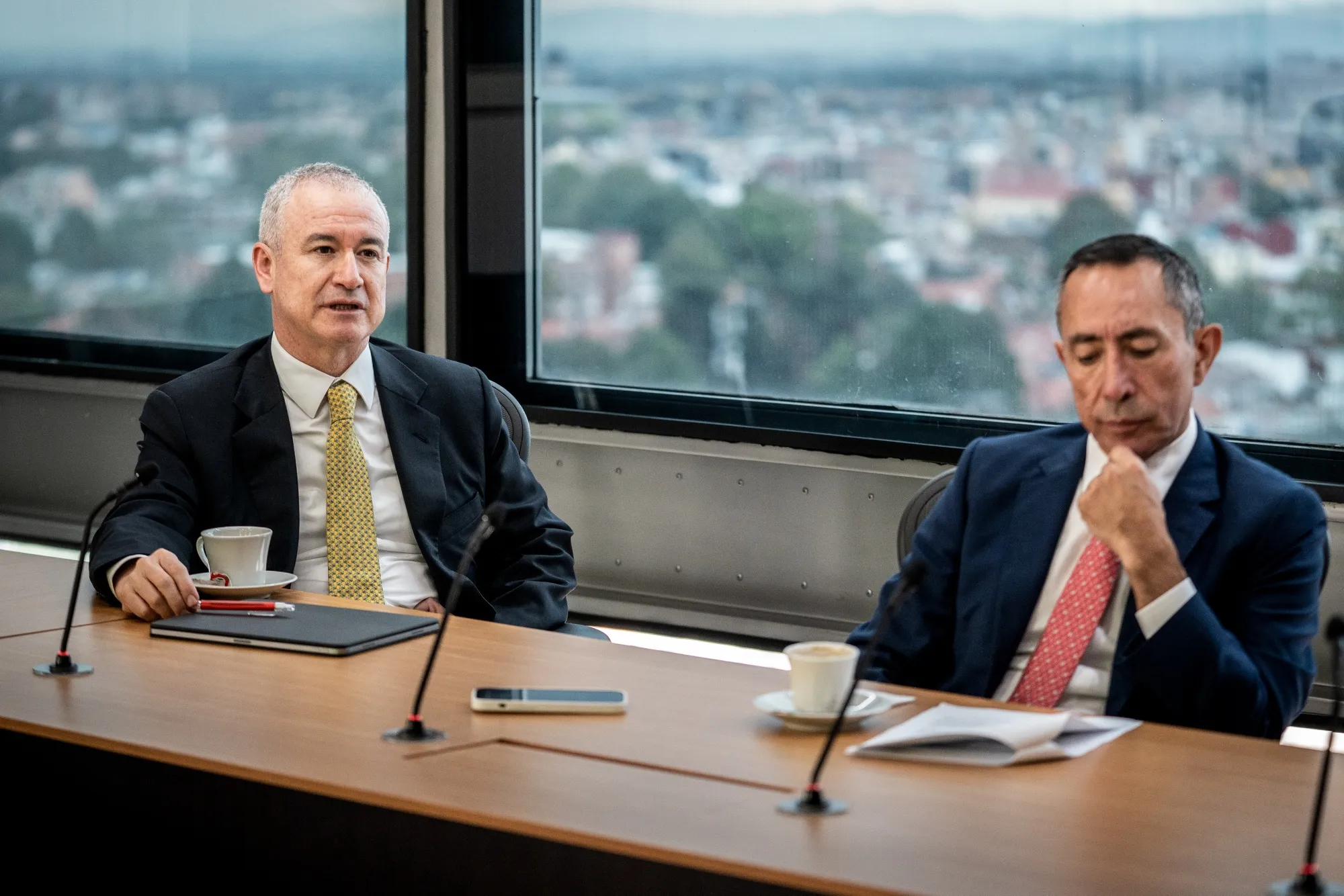 Rafael Guzman, left, and Ricardo Roa, chief executive officer of Ecopetrol SA.
