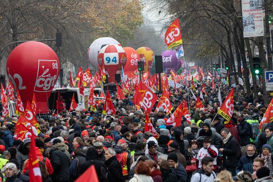 Emmanuel Macron Faces New Nationwide Protests Against Pension Reform