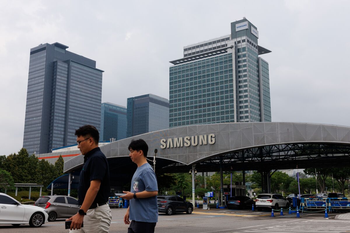 Samsung, SK Hynix Reportedly Set to Unveil Record Spending Plans