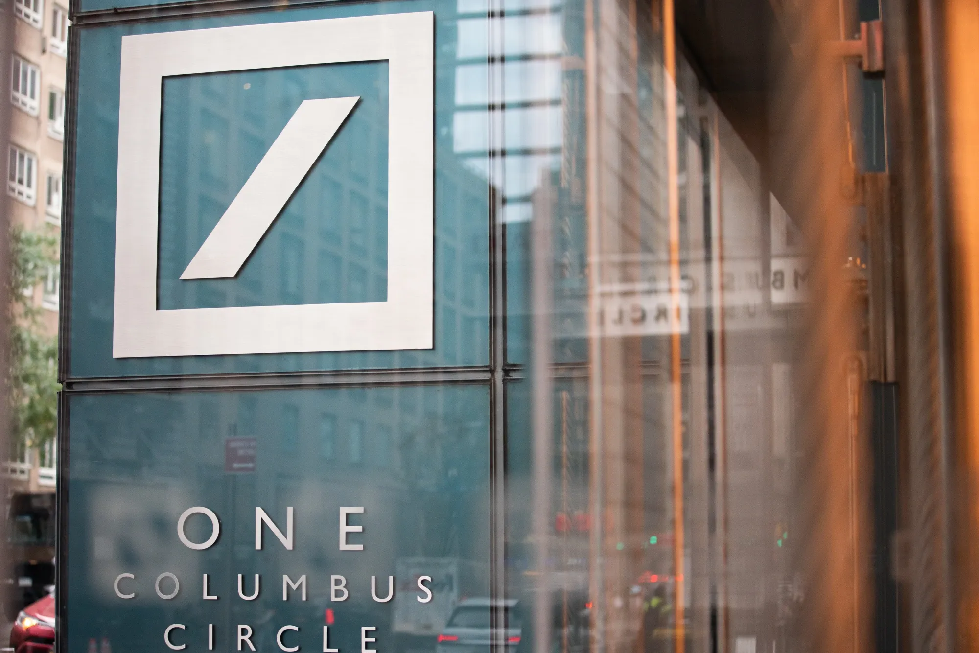 Deutsche Bank Rehires Russell to CoHead Media, Banking Bloomberg