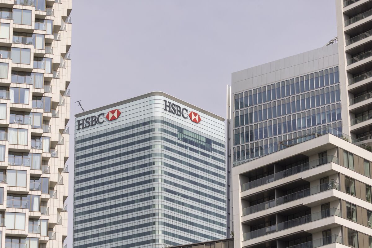 HSBC cắt giảm hàng chục nhà phân tích, bao gồm chuyên gia trái phiếu Steven Major
