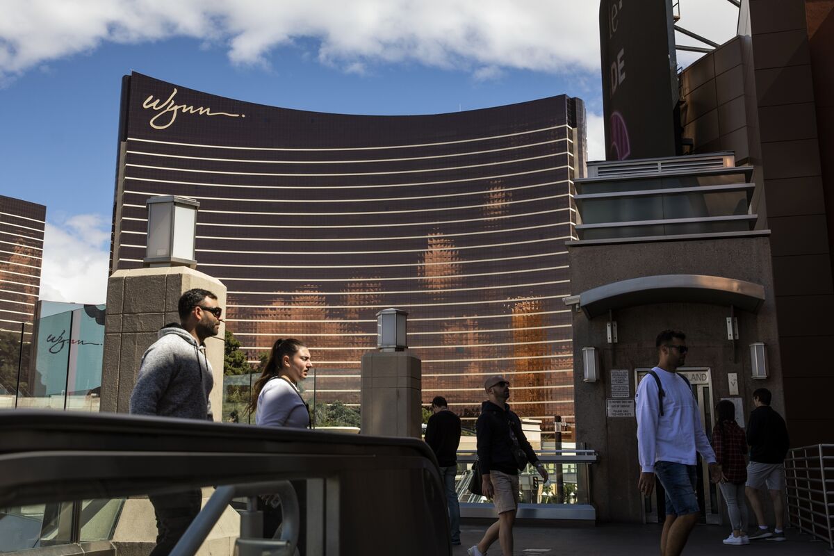 Mask Rules Las Vegas Casinos, Resorts Say Vaccinated Guests Don't Need