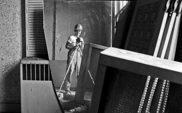 Highsmith's self portrait in the Willard Hotel in 1980 in a broken mirror