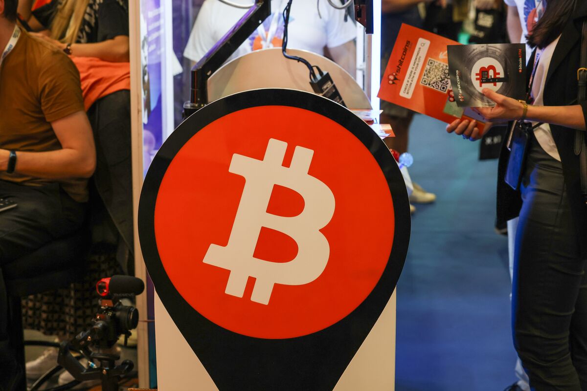 
                            Bitcoin Slides Below $67,000 as Crypto Diverges From Stocks