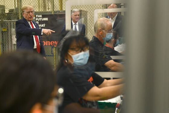 Trump Skips Face Mask at Honeywell Mask-Making Plant