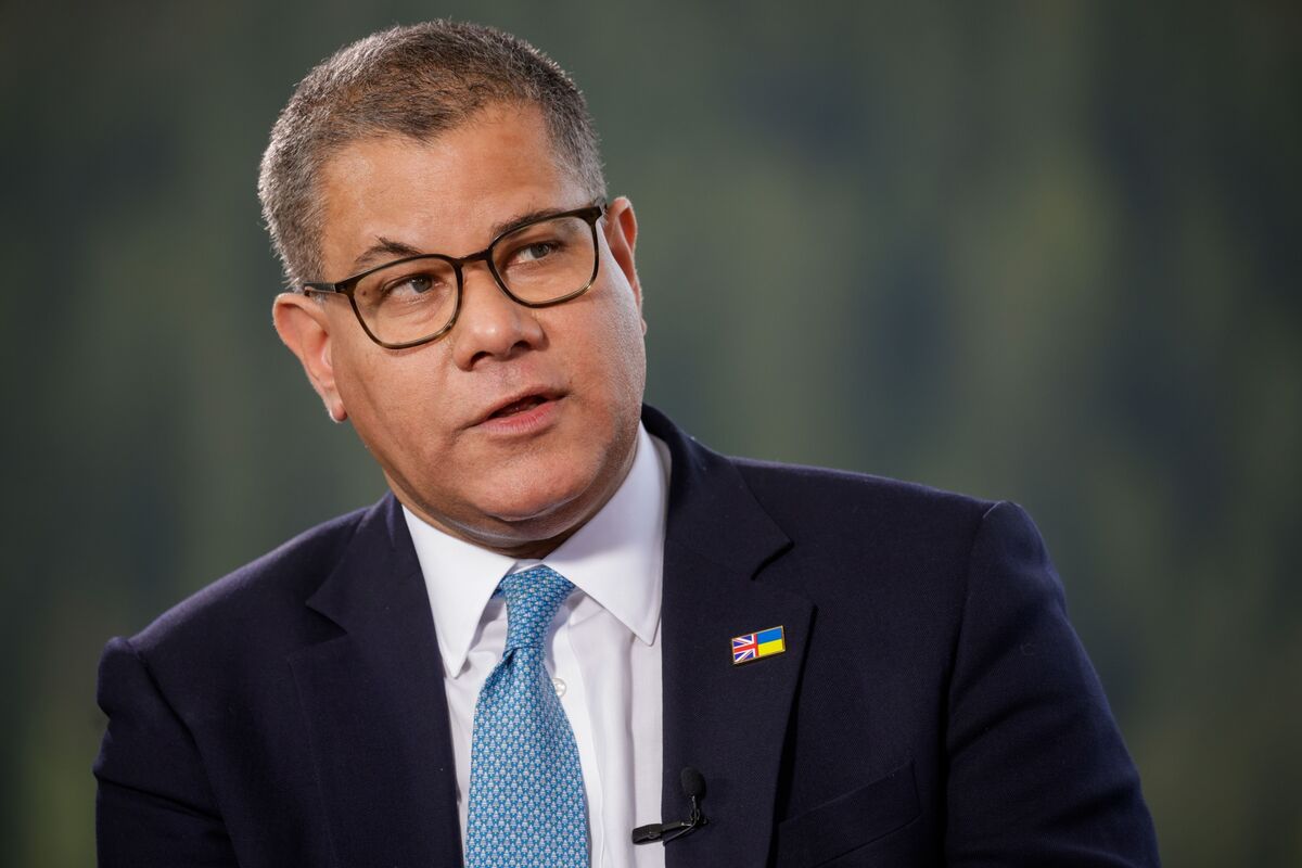 Senior UK Officials Tried to Shield Staff From Abrasive Minister