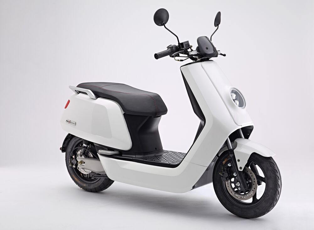 China Startup Aims To Prove 800 E Scooters Can Be Cool Ride Bloomberg A Niu Electric Scooter Source Via Bloomberg