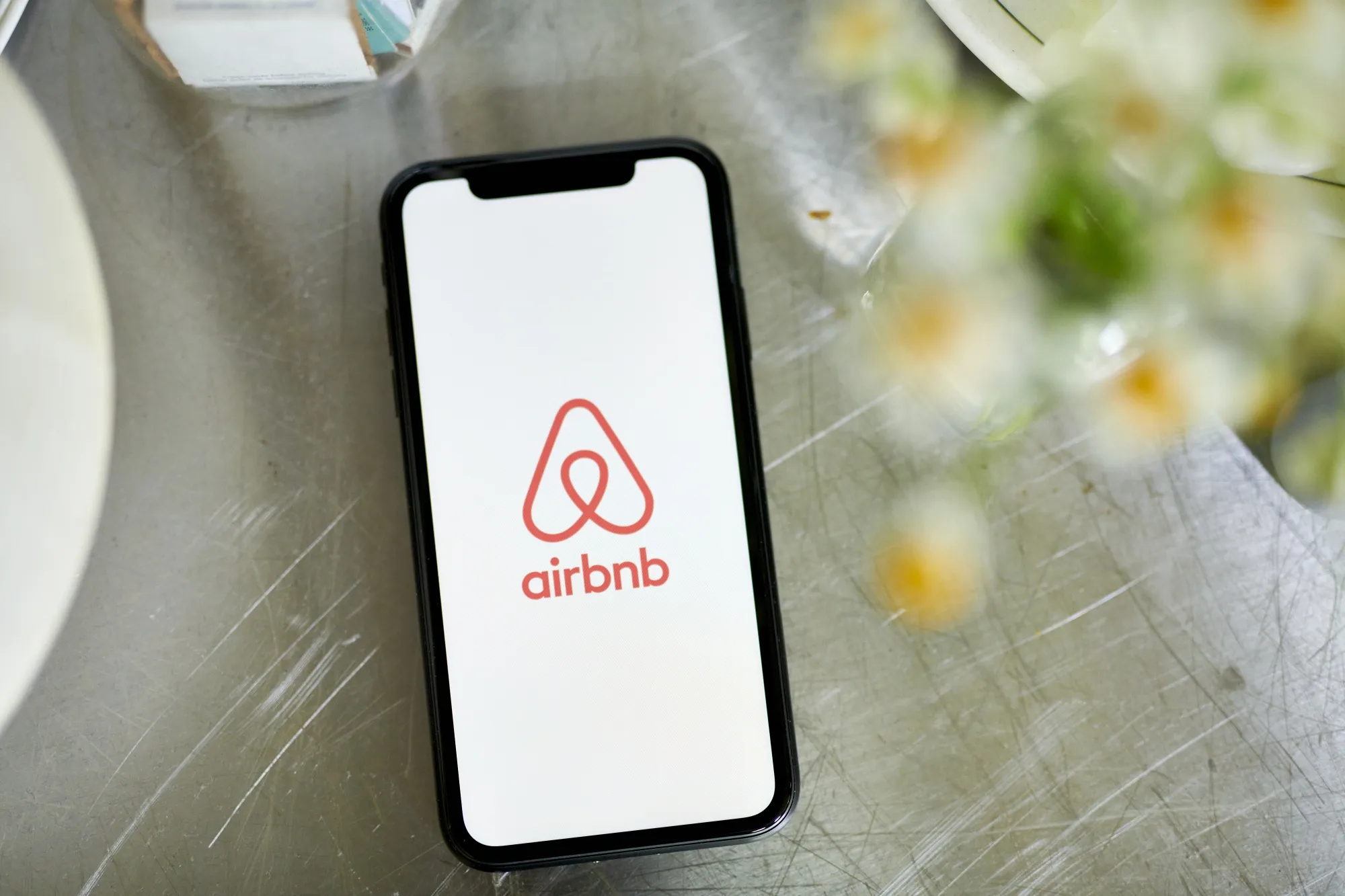 Airbnb Will Test Adding Instacart Grocery Delivery to its App as a Guest  Service - Bloomberg