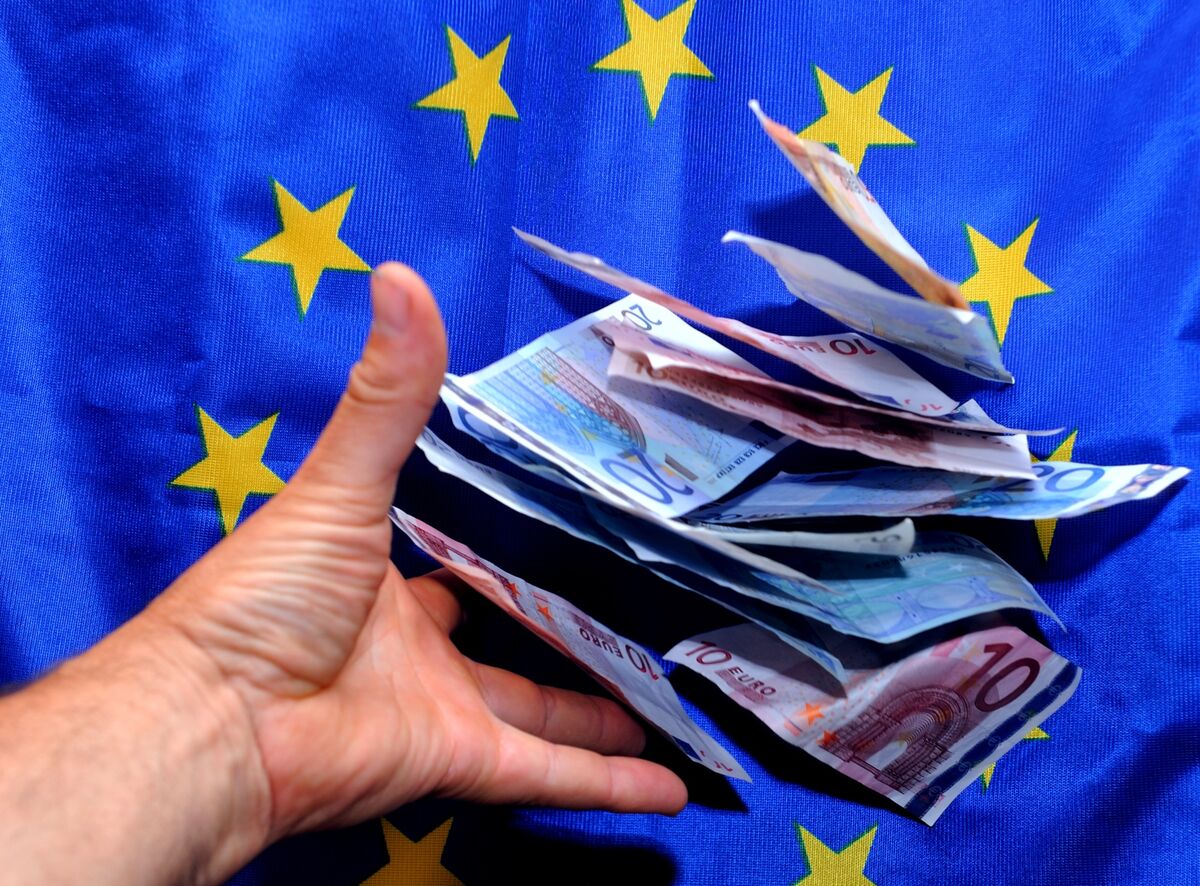 Europe Can Get Stronger by Pooling Its Debt