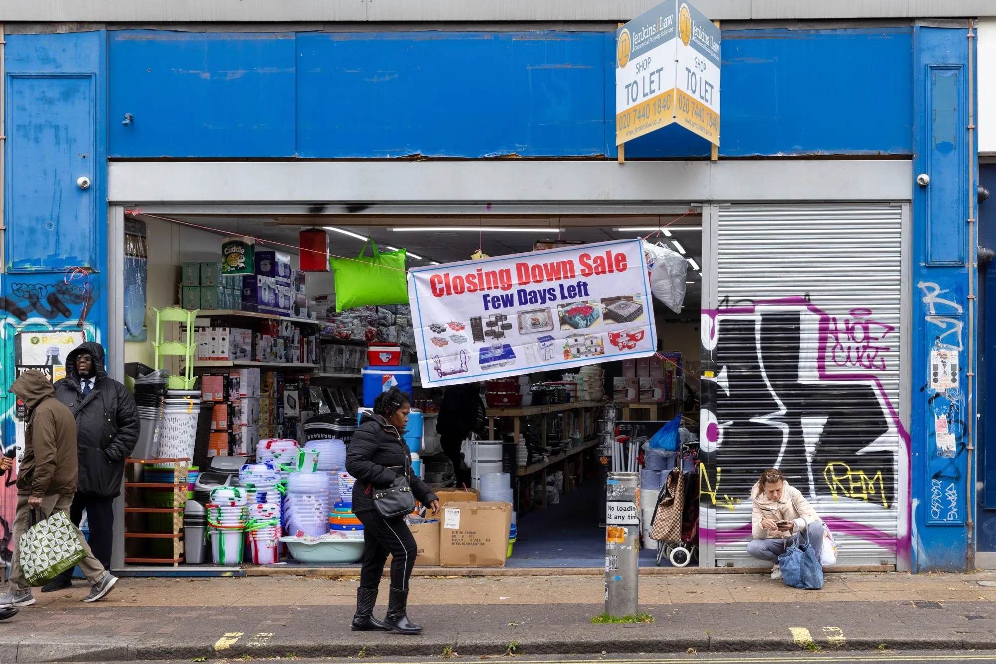A closing down sale in London.