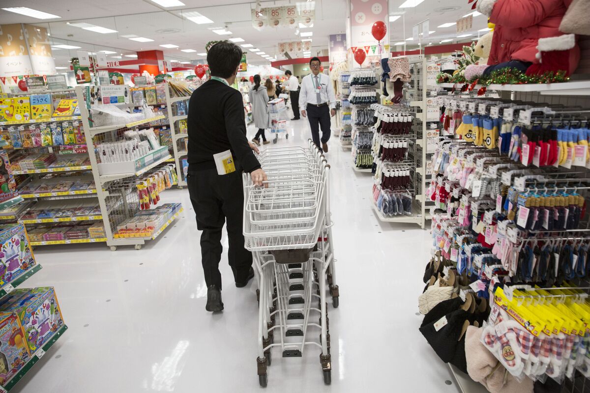Japan Retail Sales Disappoint After Weak 3Q Consumption - Bloomberg