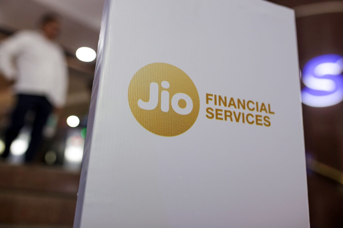 Ambani’s Jio Agrees to Reinsurance Venture With Allianz in India