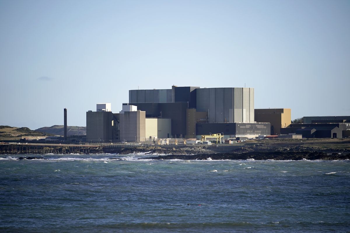 ブルームバーグのニュース記事「日立が英原発建設計画から撤退へ、16日にも決定－関係者」の画像
