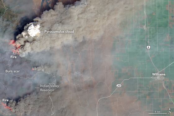 As California Burns, Smoke Blankets U.S. From Pacific to Rockies