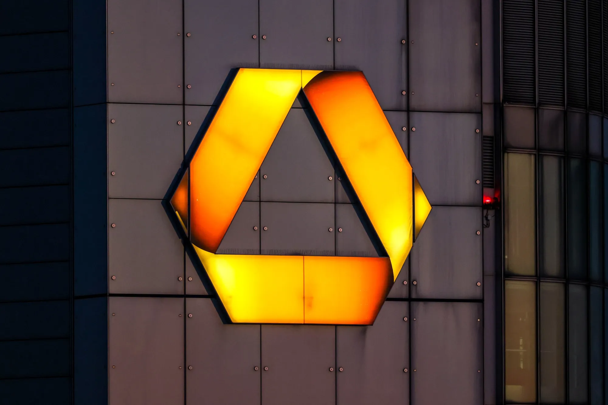Commerzbank staff push back against UniCredit takeover bid