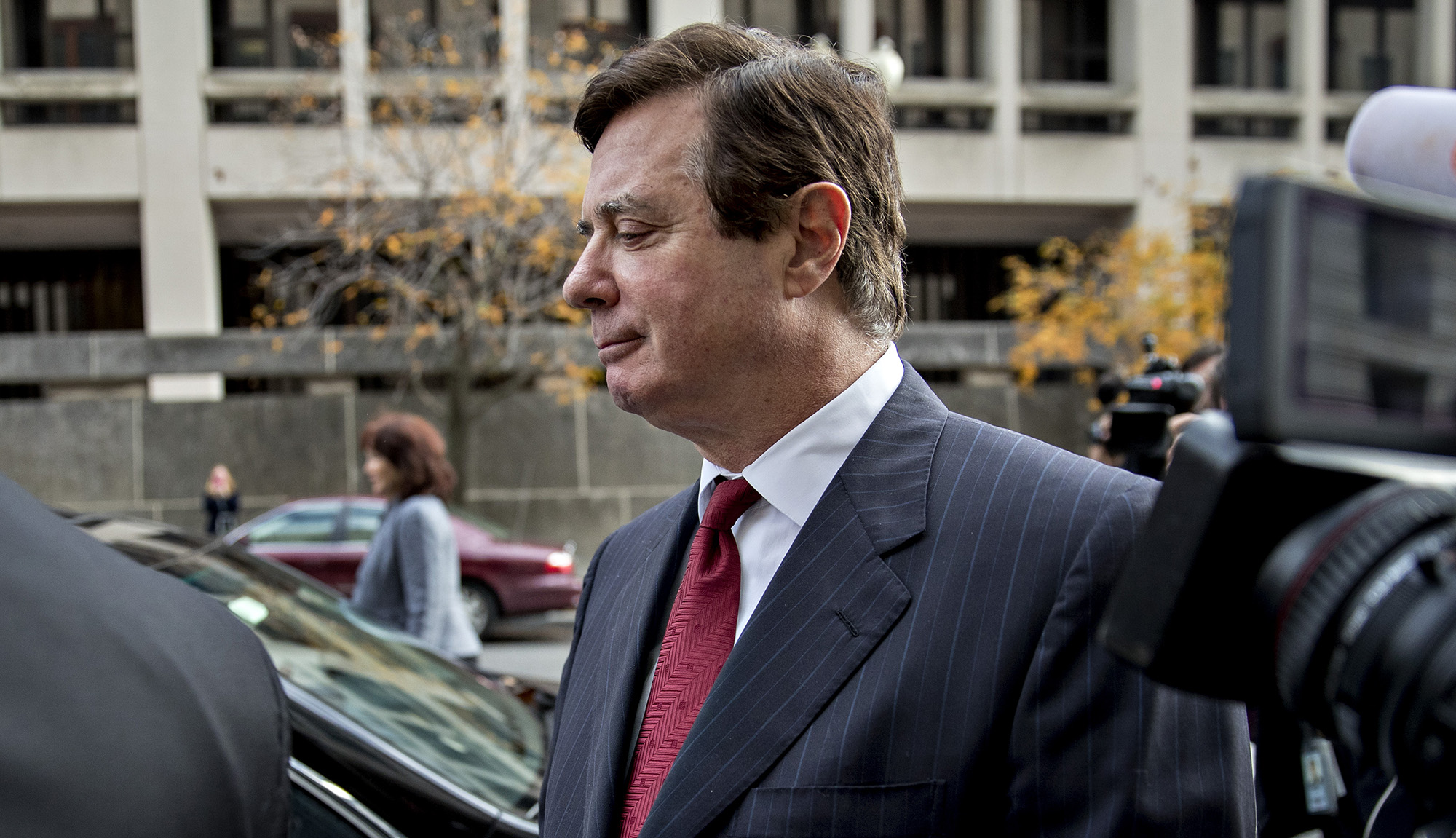 Paul Manafort, former campaign manager for Donald Trump, walks to his vehicle outside the U.S. Courthouse after a bond hearing in Washington, D.C. on&nbsp;Nov. 6, 2017.