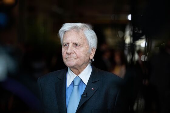 Trichet Unmoved by Euro-Inflation Surge, Says U.S. Is Different