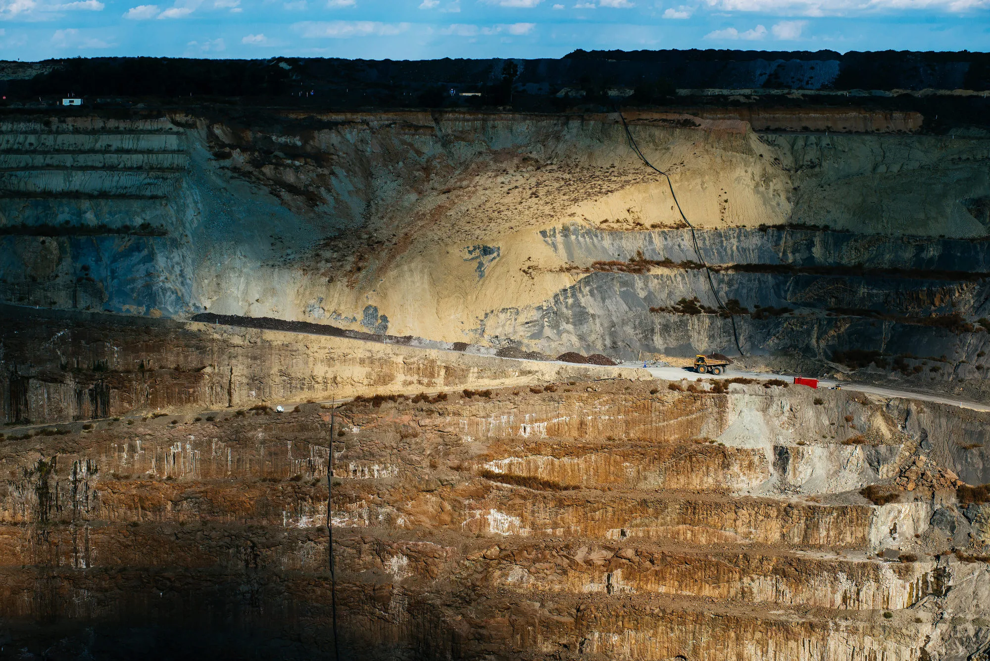 De Beers Studies Soaking Carbon Into Diamond-Mine Waste Rock