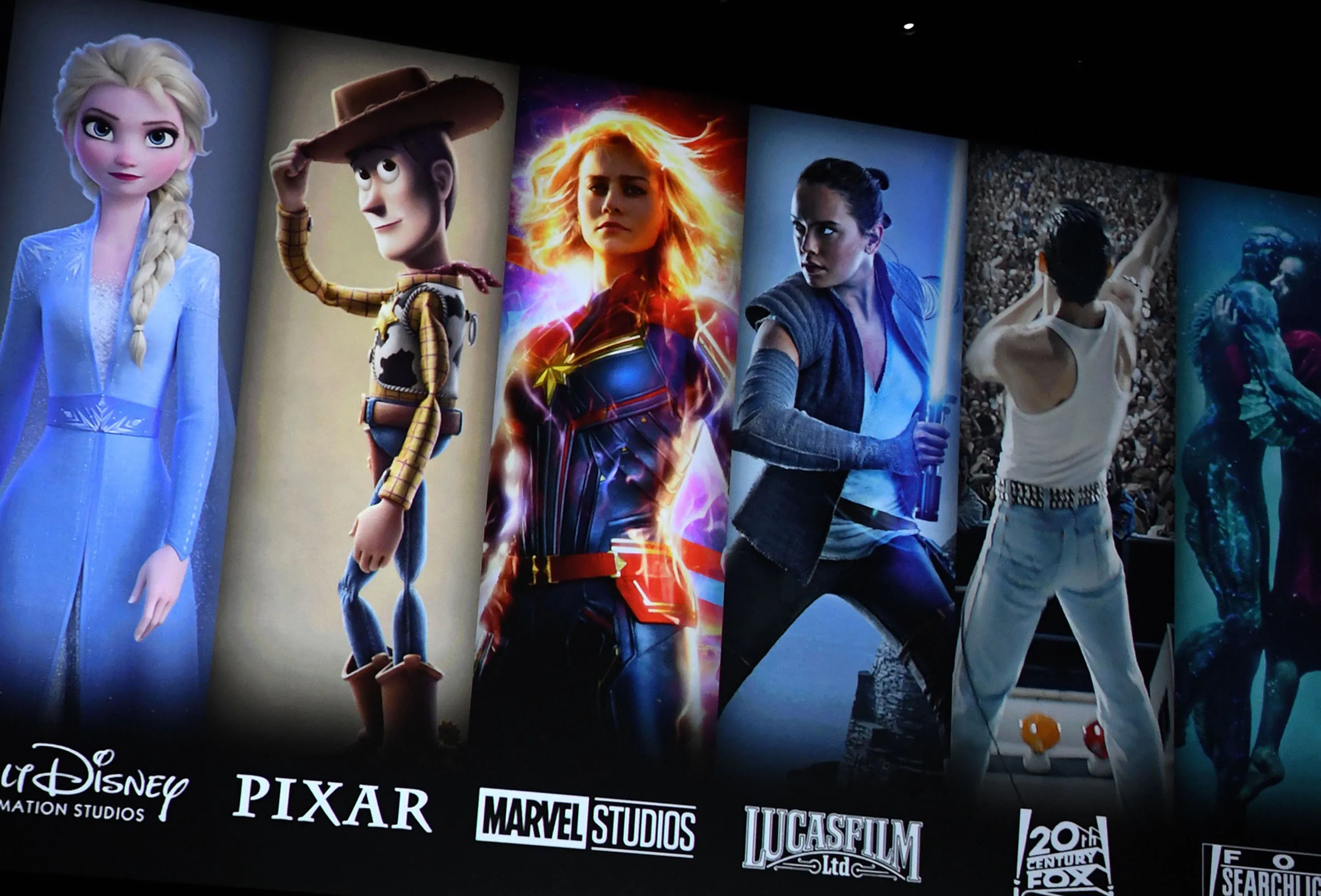 ディズニー動画配信サービスは月額6.99ドル－ネットフリックス追撃 - Bloomberg