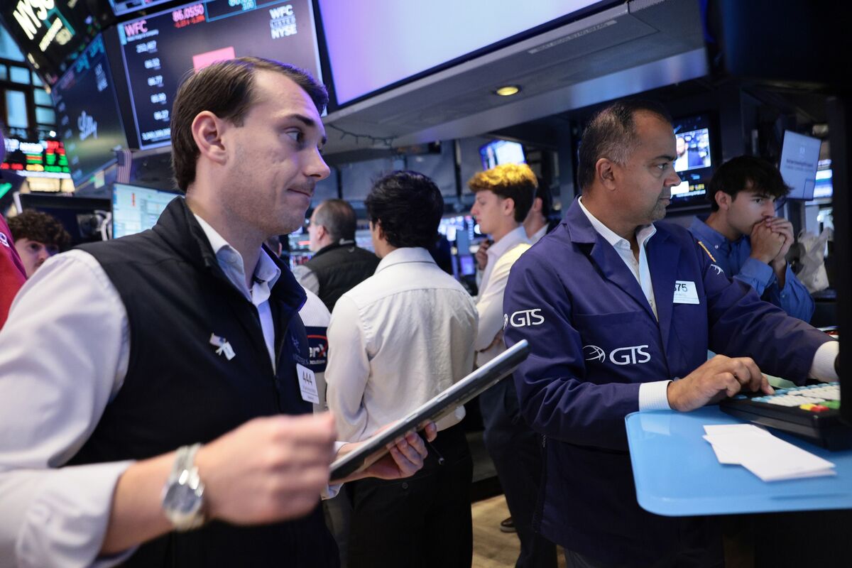 Barclays’ Cau Says Stocks Can Look Past Middle East Volatility
