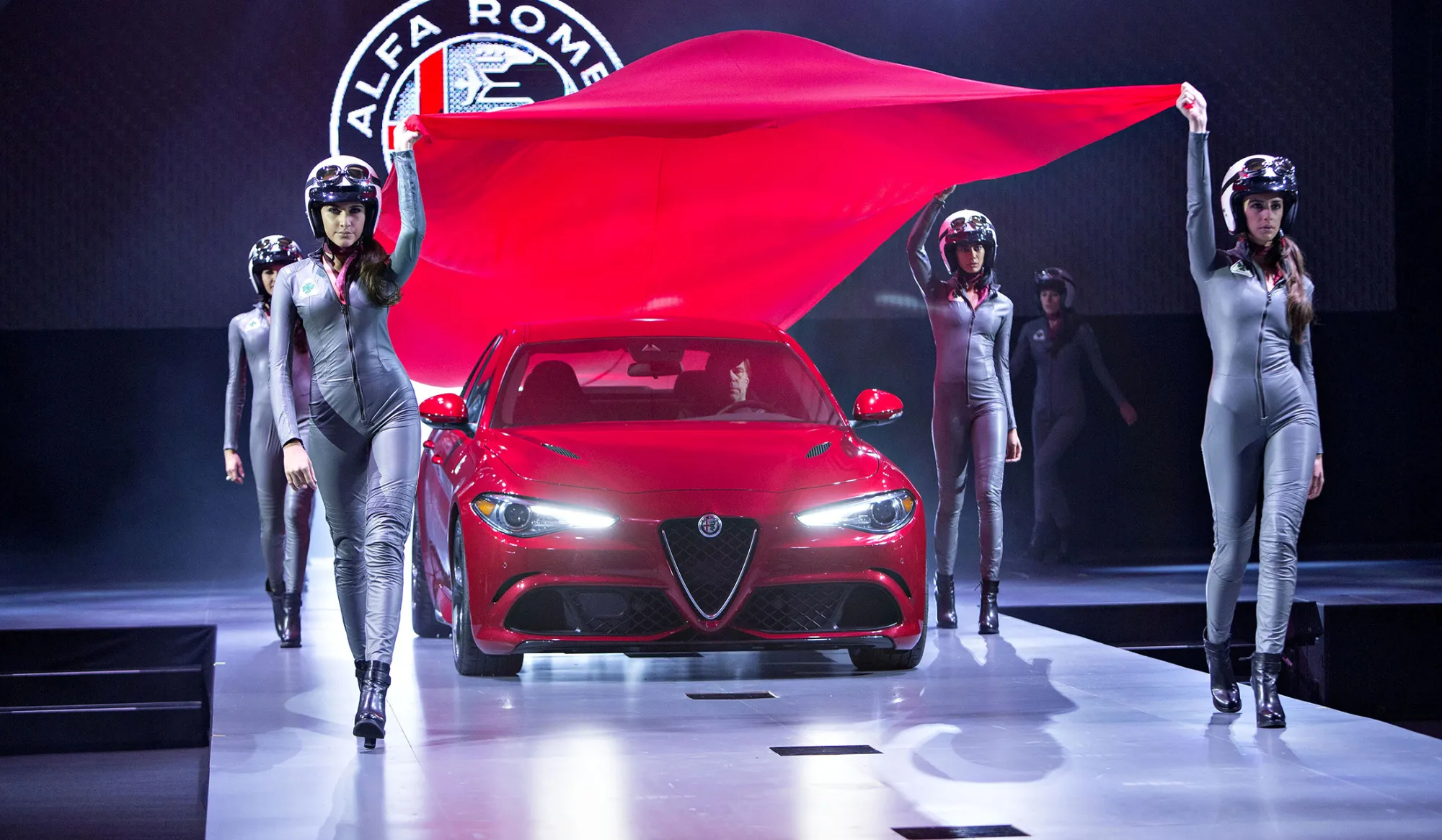 Alfa Romeo Has Finally Arrived in America - Bloomberg, image size:2000x1165
