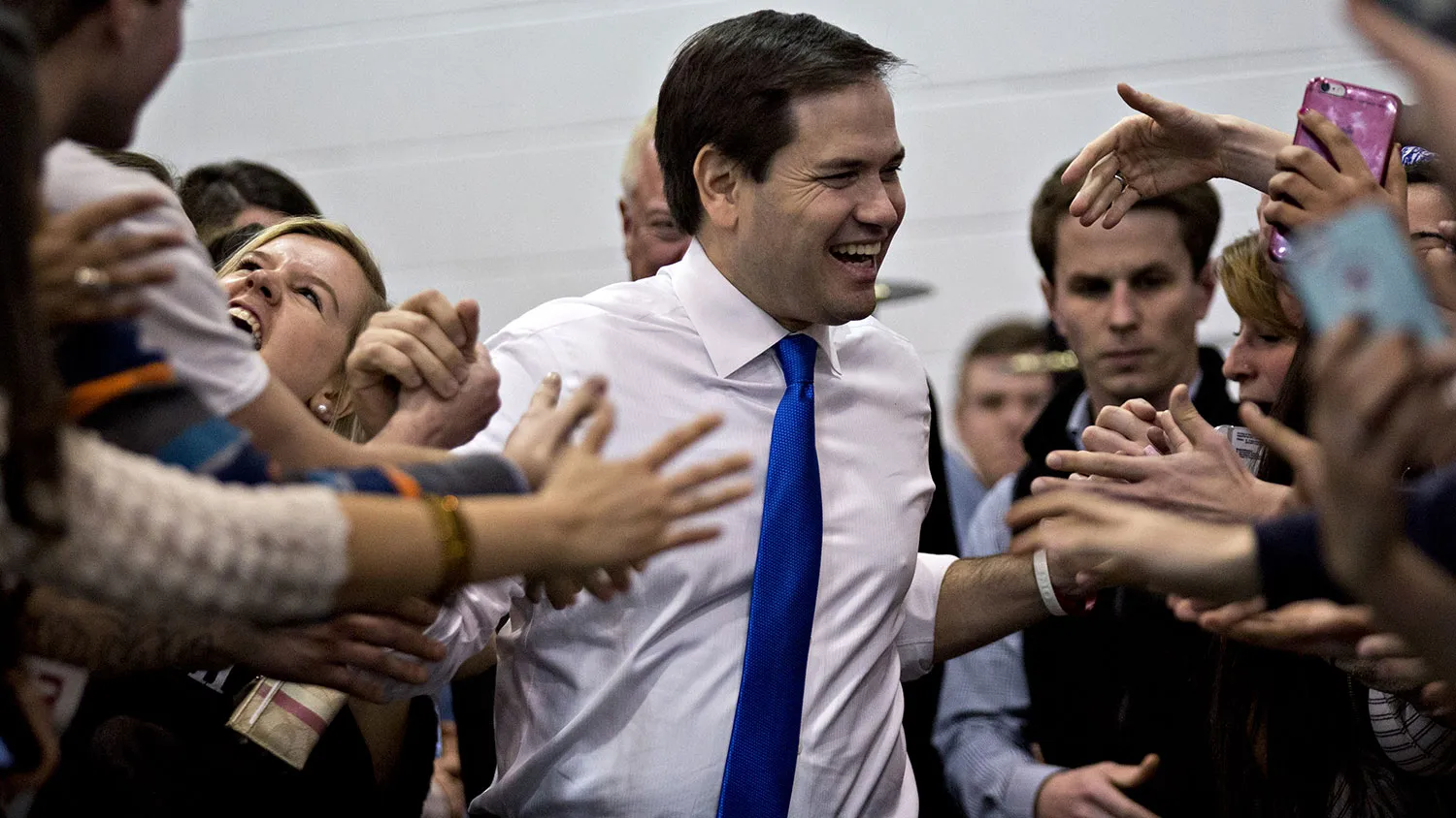 Senator Marco Rubio greets attendees as he arrives to speaks during a campaign rally in Salem, Virginia, on Feb. 28, 2016.
