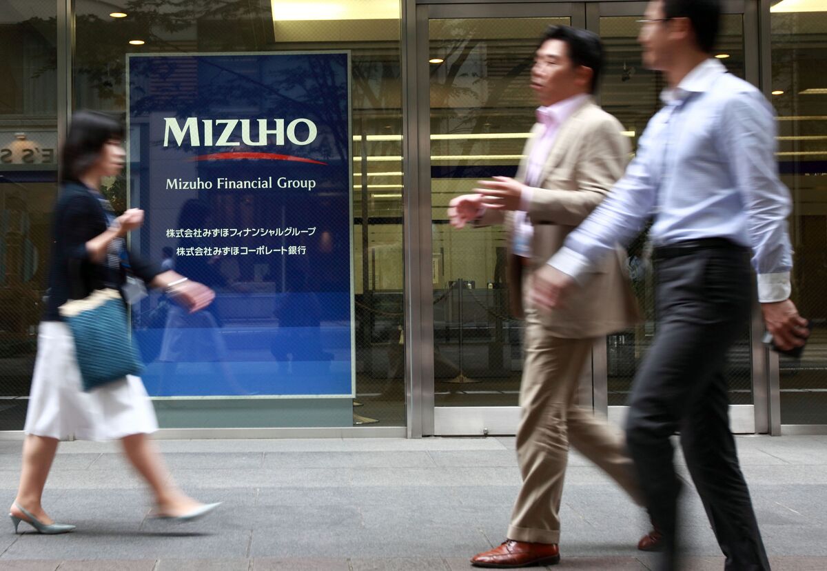 Mizuho on US Hiring Spree With Underwriting Goal in Sight - Bloomberg