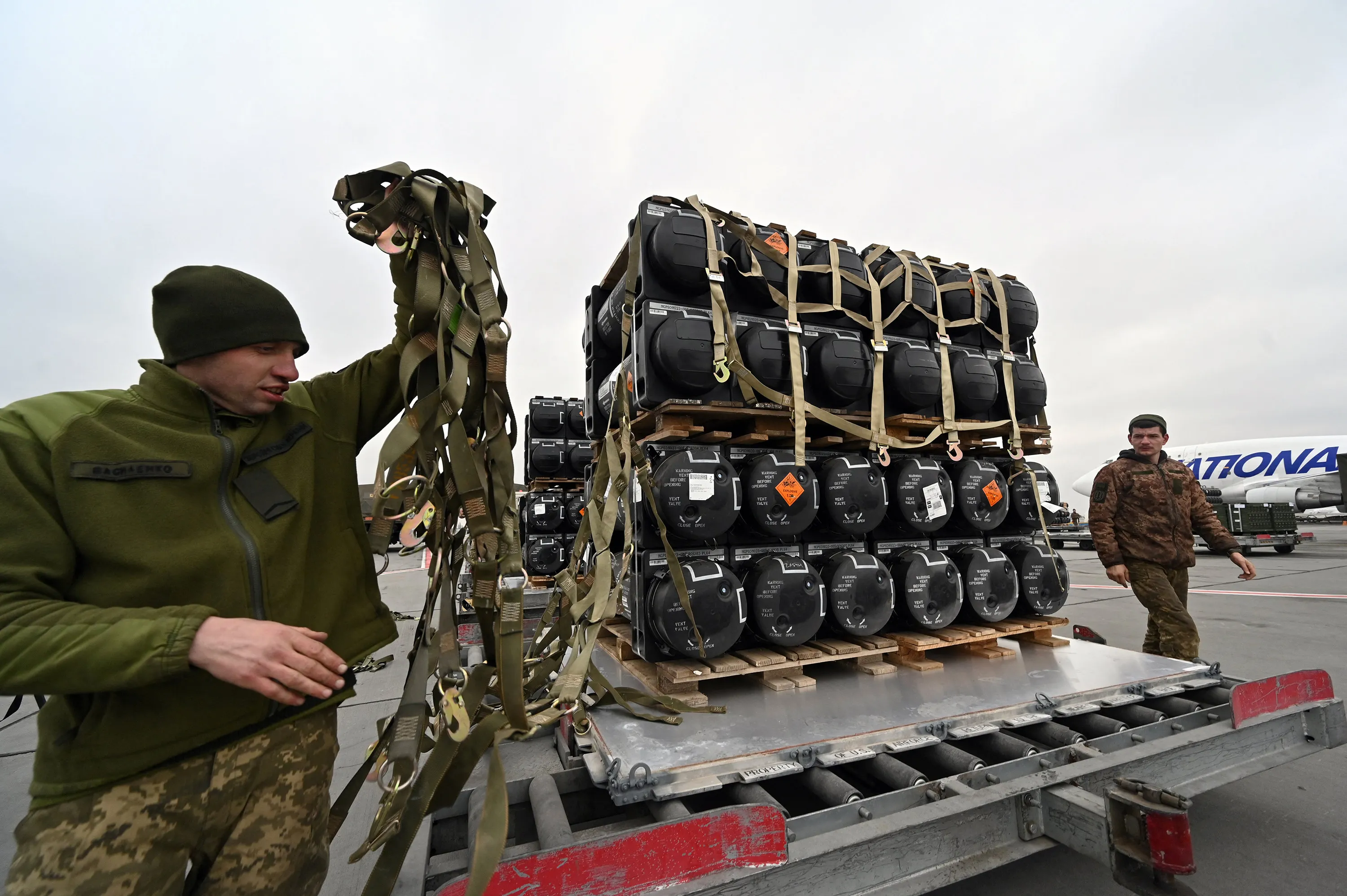Украина стала главным получателем западного оружия в 2024 году