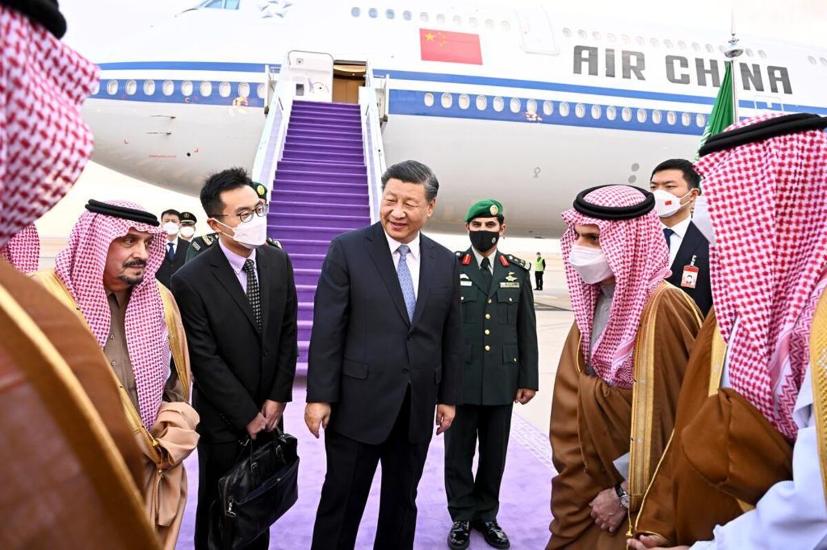 Chinese Firms Ink Saudi Green Energy Pacts As Xi Visits