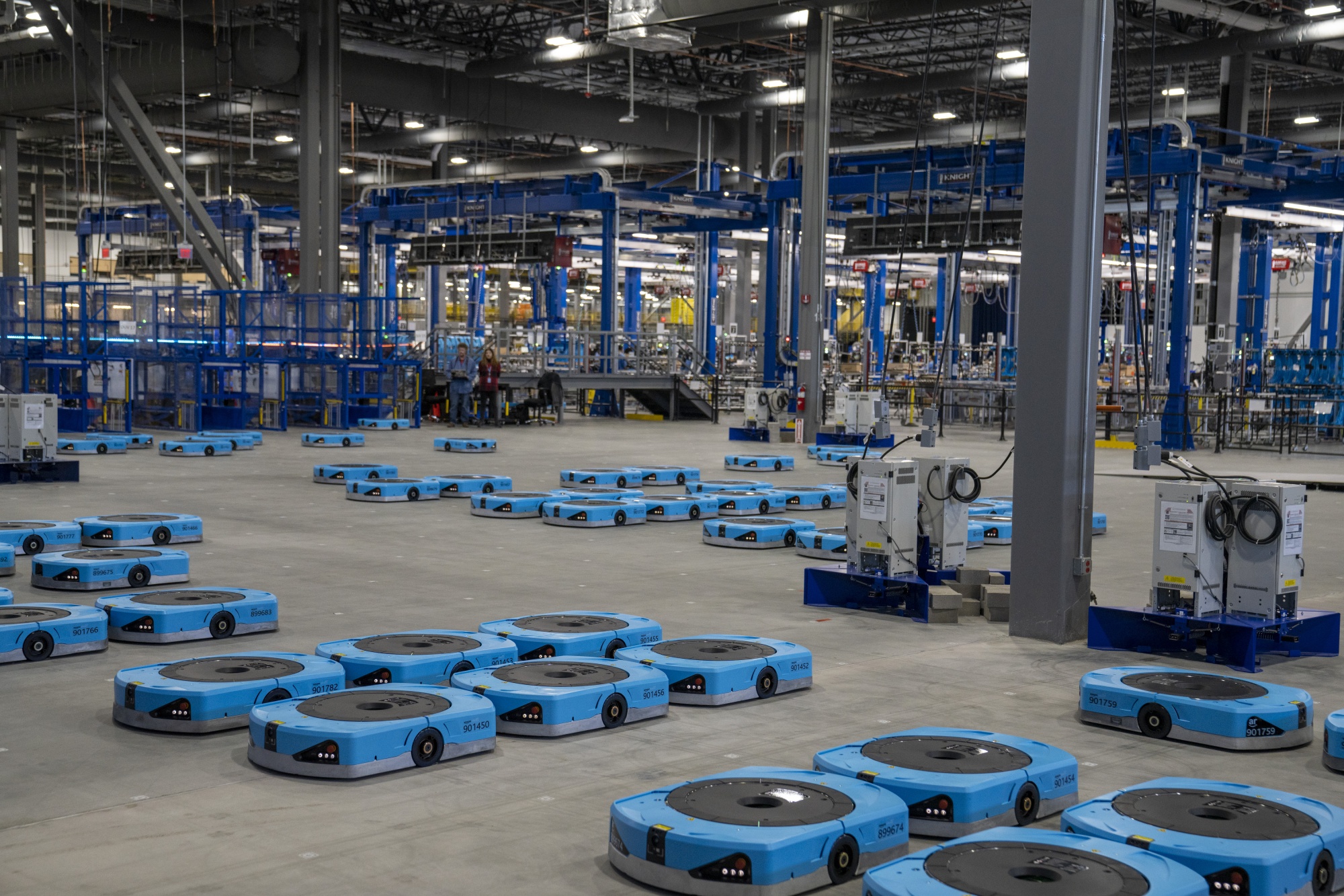 With new warehouse robots,  looks to invent its way out of its safety  problems – GeekWire