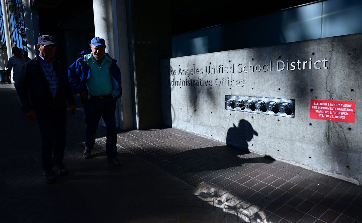 LA Unified School District Seeks to Shed Build America Bonds