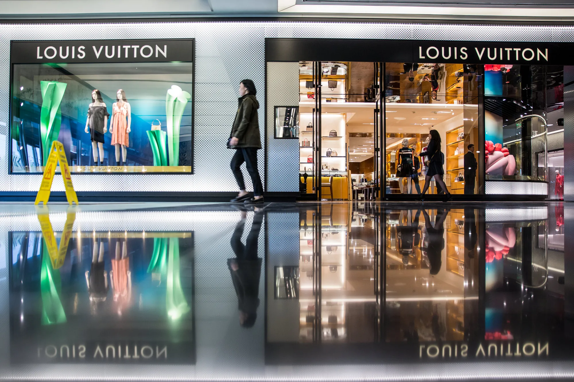 Paris Stock Market Is Held Back as LVMH Shares Lose Their Luster