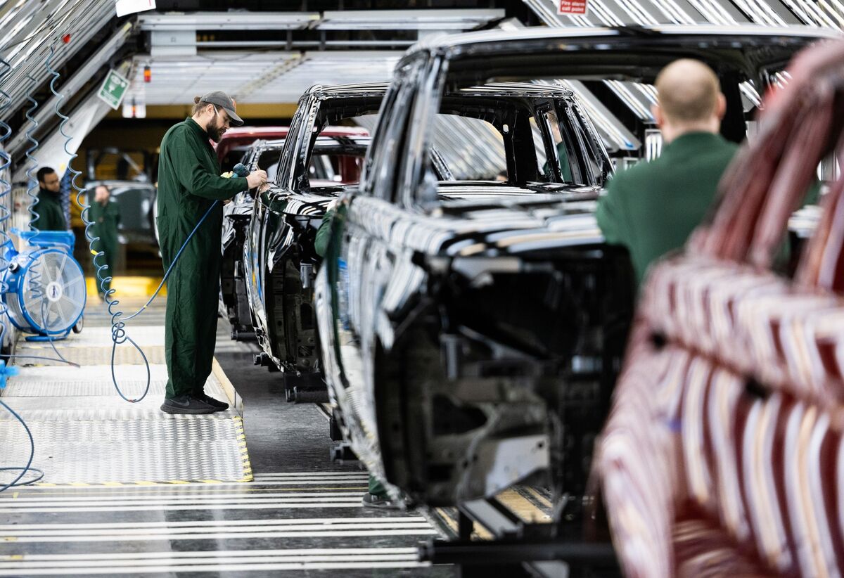 Jaguar Land Rover Shutdown Worsens UK Factory Slump, PMI Shows