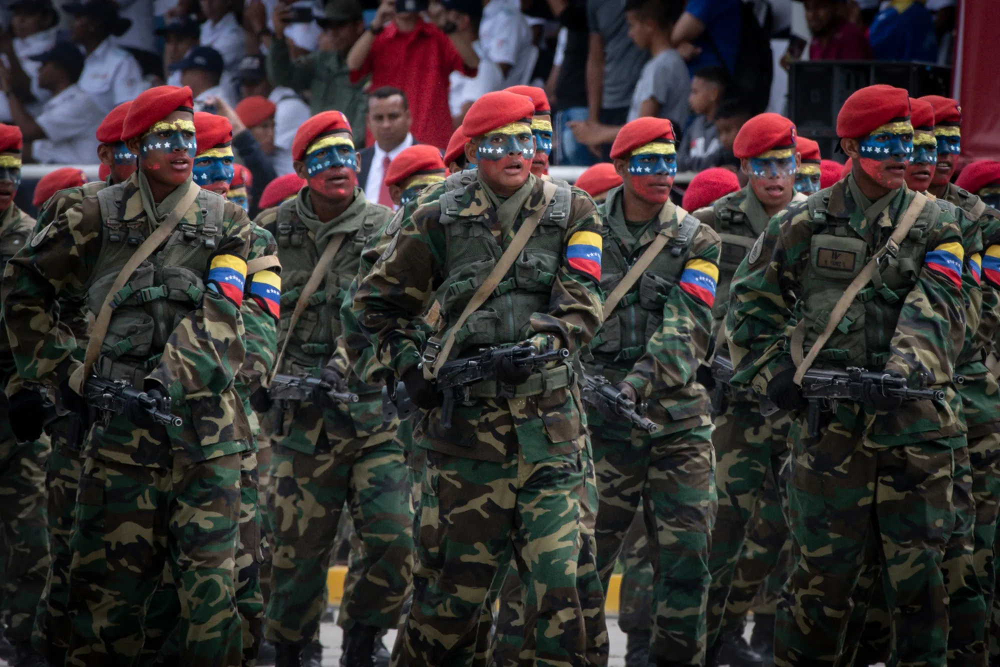 Soldados marchan durante el desfile del Día de la Independencia del país en Caracas, Venezuela, el miércoles 5 de julio de 2023.
