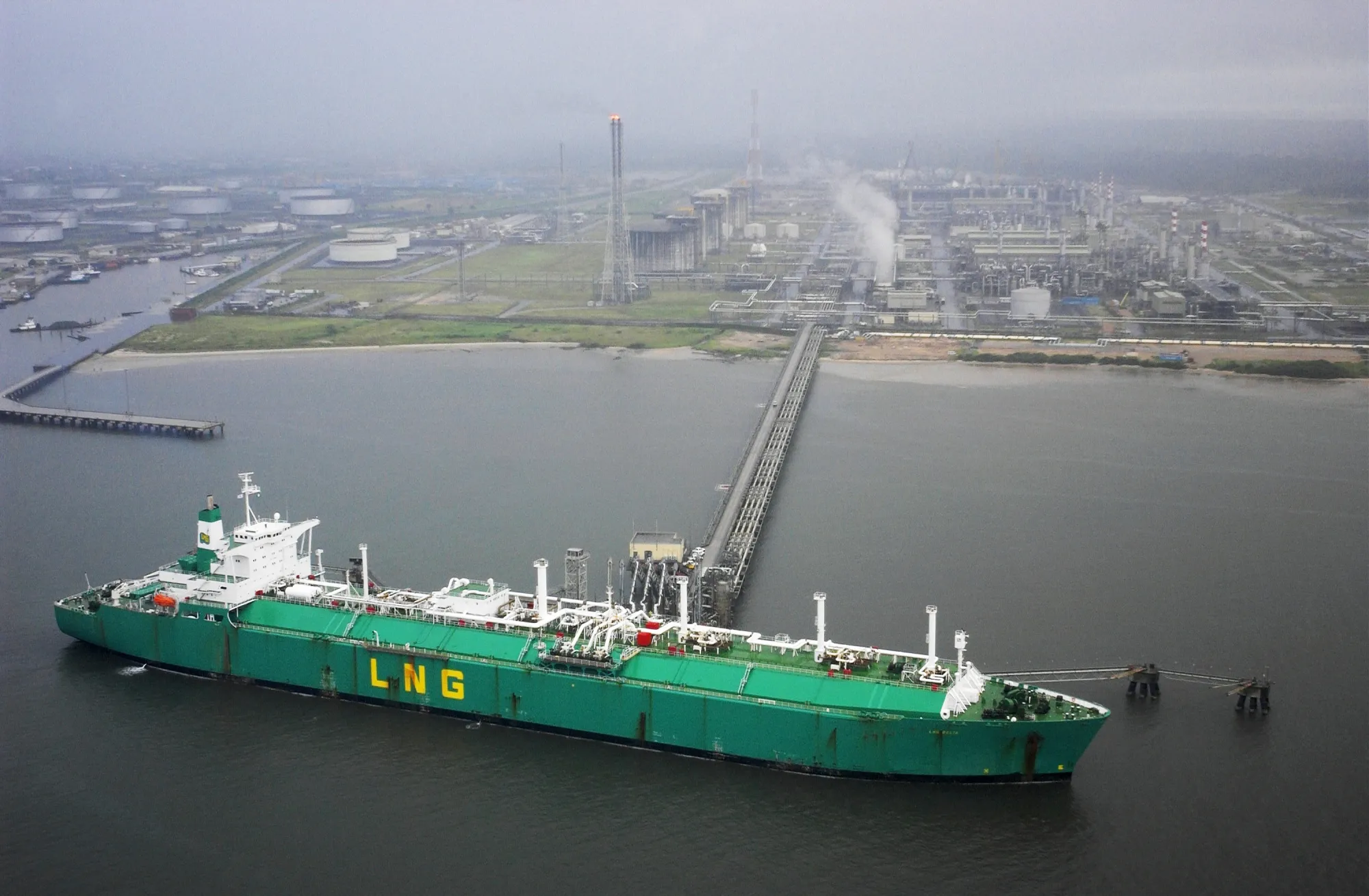 A ship loads liquefied natural gas from the Nigerian LNG plant on Bonny Island, Nigeria.&nbsp;