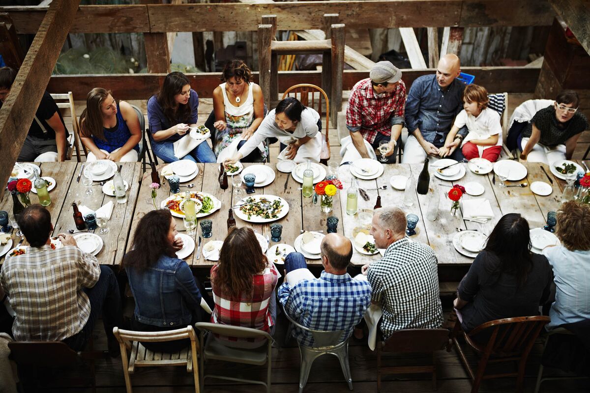 The Do’s and Don’ts of Throwing the Best Dinner Party Ever