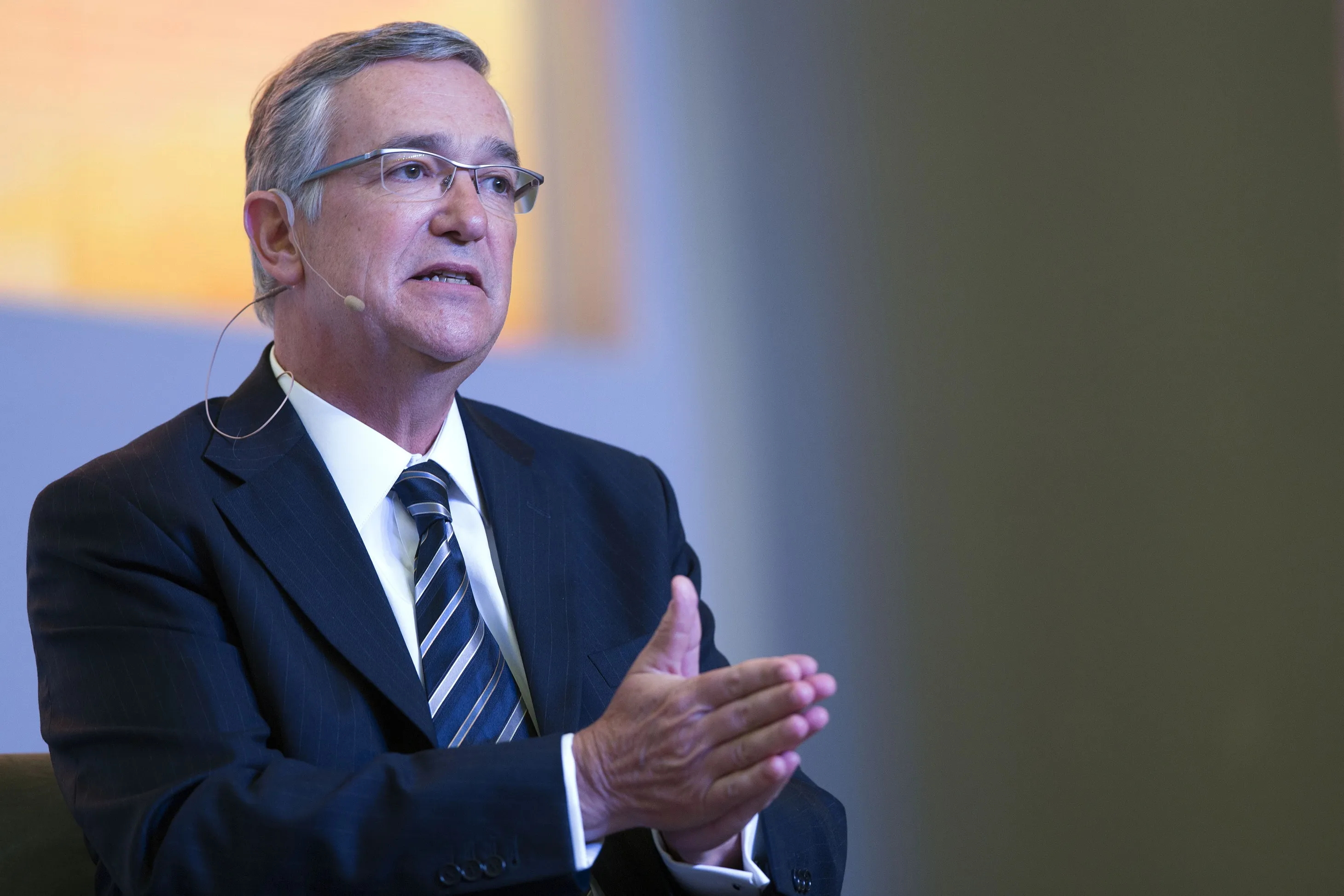 Extraña suspensión afecta a las acciones de Salinas Pliego en México -  Bloomberg