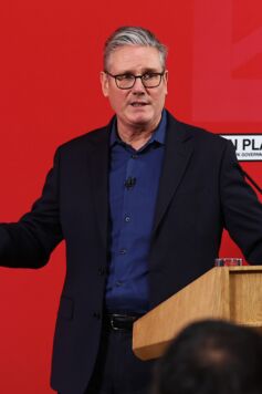 Starmer in Crisis as Mandelson’s Epstein Ties Shake Government