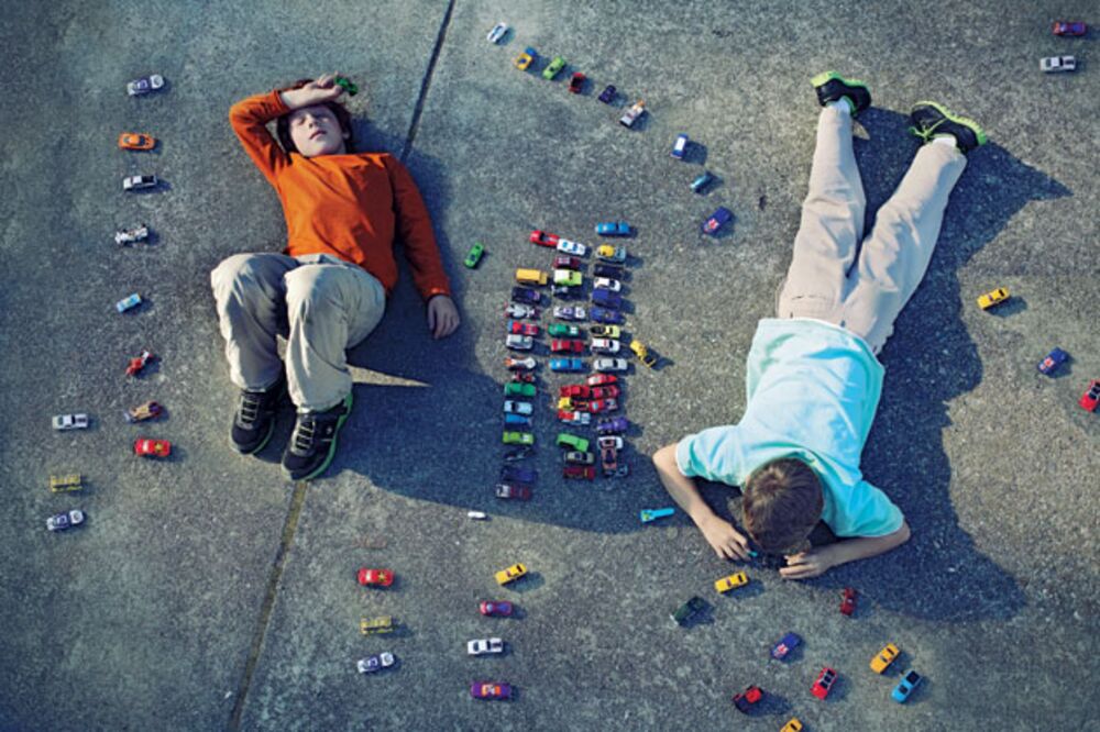 playing with hot wheels