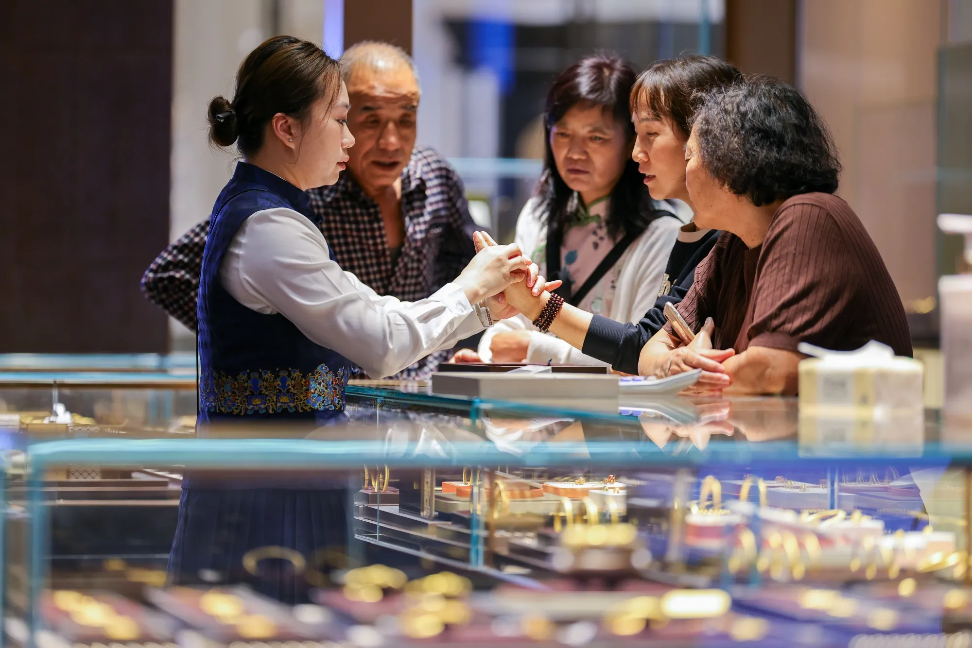 Taking the gold trade to duty-free.
